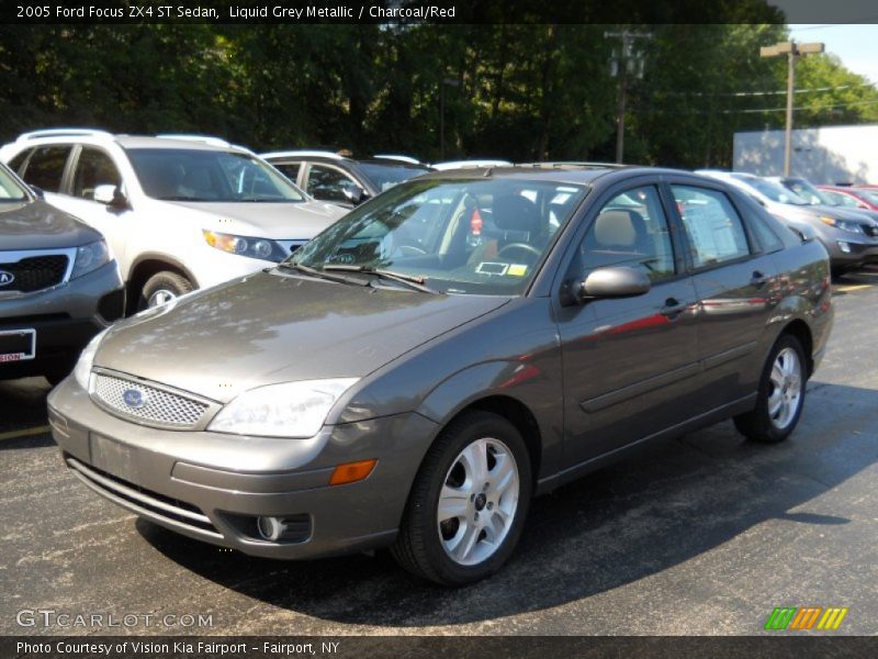 Front 3/4 View of 2005 Focus ZX4 ST Sedan