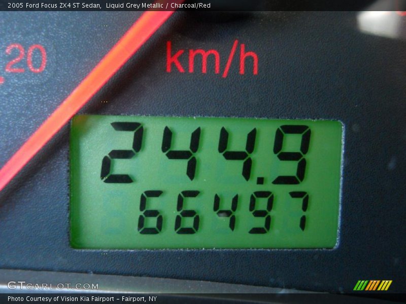 Liquid Grey Metallic / Charcoal/Red 2005 Ford Focus ZX4 ST Sedan