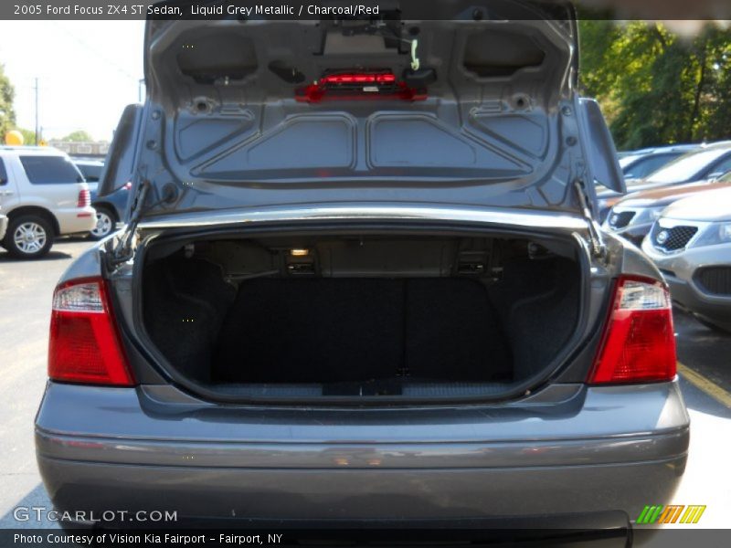 Liquid Grey Metallic / Charcoal/Red 2005 Ford Focus ZX4 ST Sedan
