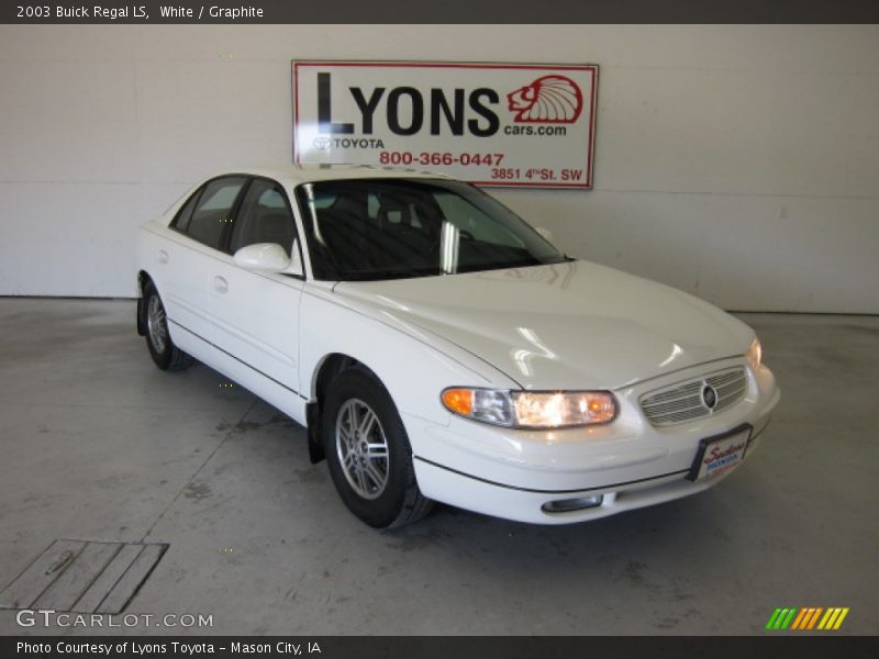 White / Graphite 2003 Buick Regal LS