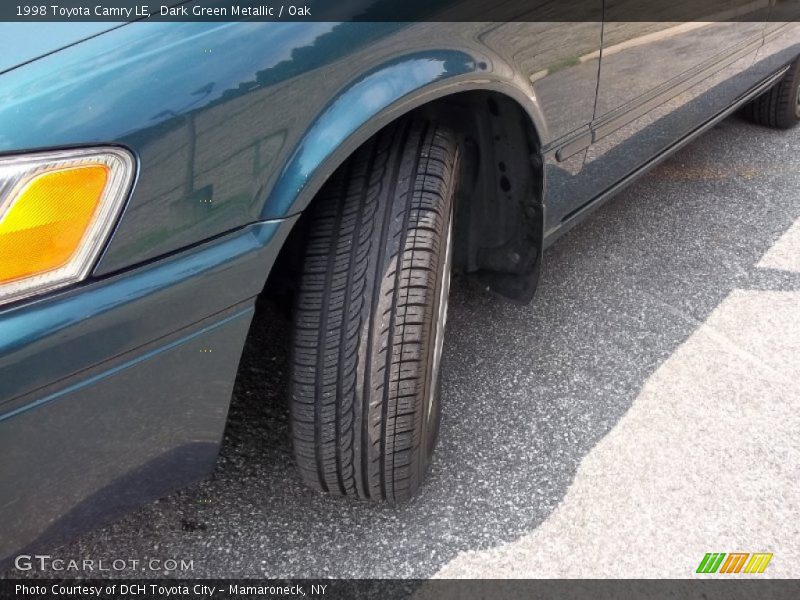 Dark Green Metallic / Oak 1998 Toyota Camry LE