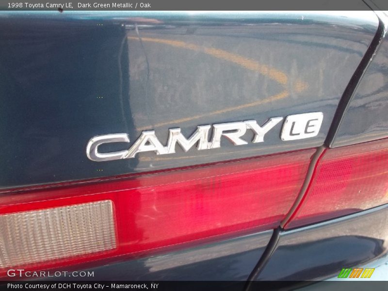 Dark Green Metallic / Oak 1998 Toyota Camry LE