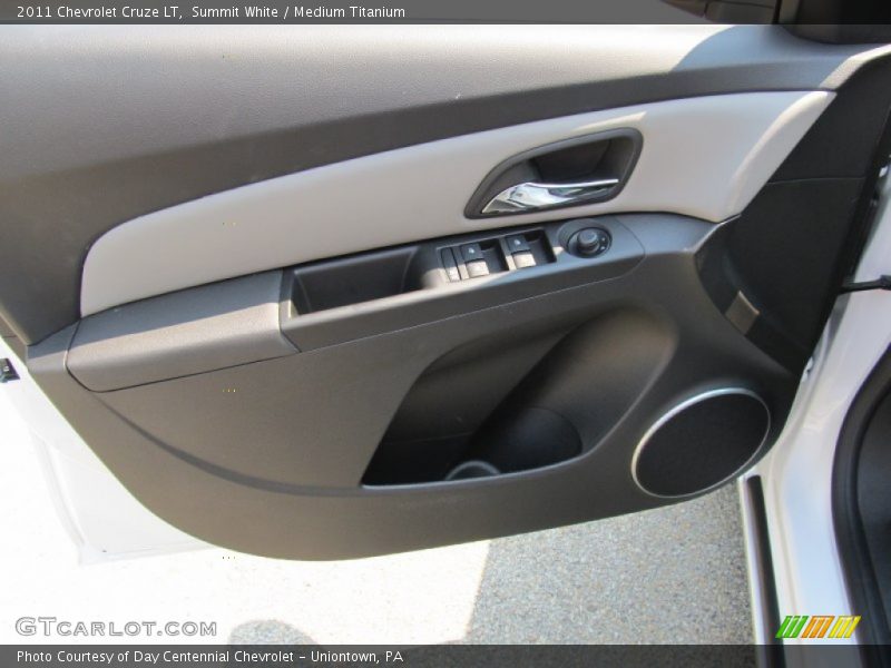 Summit White / Medium Titanium 2011 Chevrolet Cruze LT