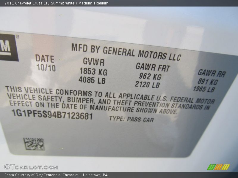 Summit White / Medium Titanium 2011 Chevrolet Cruze LT