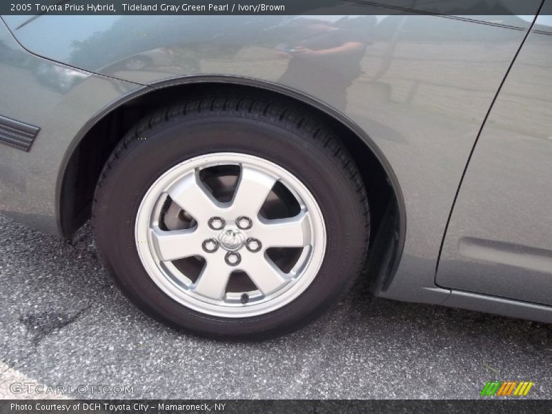 Tideland Gray Green Pearl / Ivory/Brown 2005 Toyota Prius Hybrid