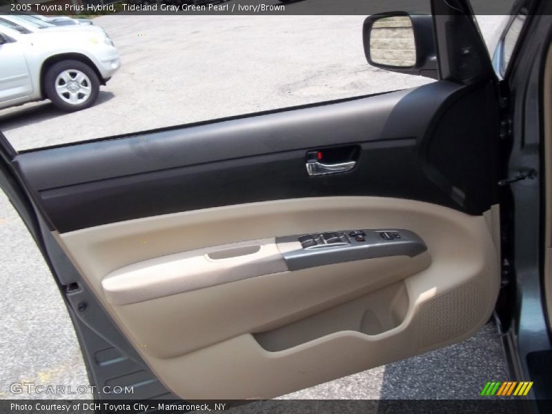 Tideland Gray Green Pearl / Ivory/Brown 2005 Toyota Prius Hybrid