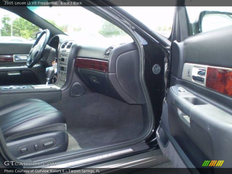 Black / Black 2005 Lincoln LS V8 Presidential