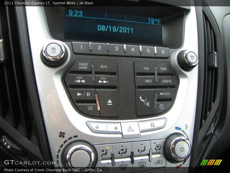 Summit White / Jet Black 2011 Chevrolet Equinox LT