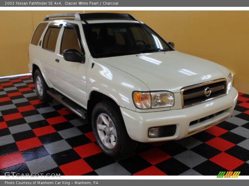 Glacier White Pearl / Charcoal 2003 Nissan Pathfinder SE 4x4