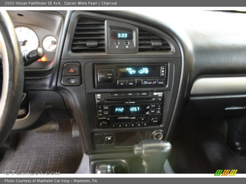 Glacier White Pearl / Charcoal 2003 Nissan Pathfinder SE 4x4