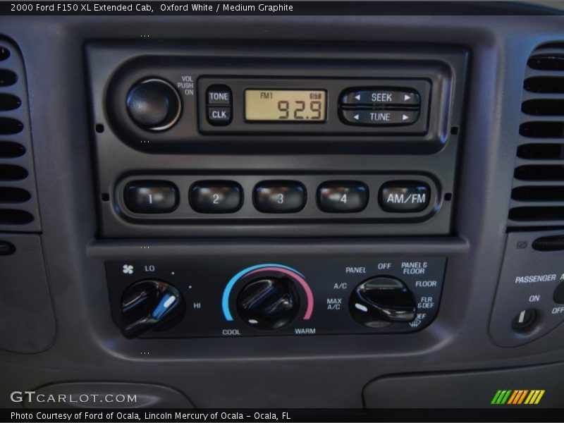 Oxford White / Medium Graphite 2000 Ford F150 XL Extended Cab