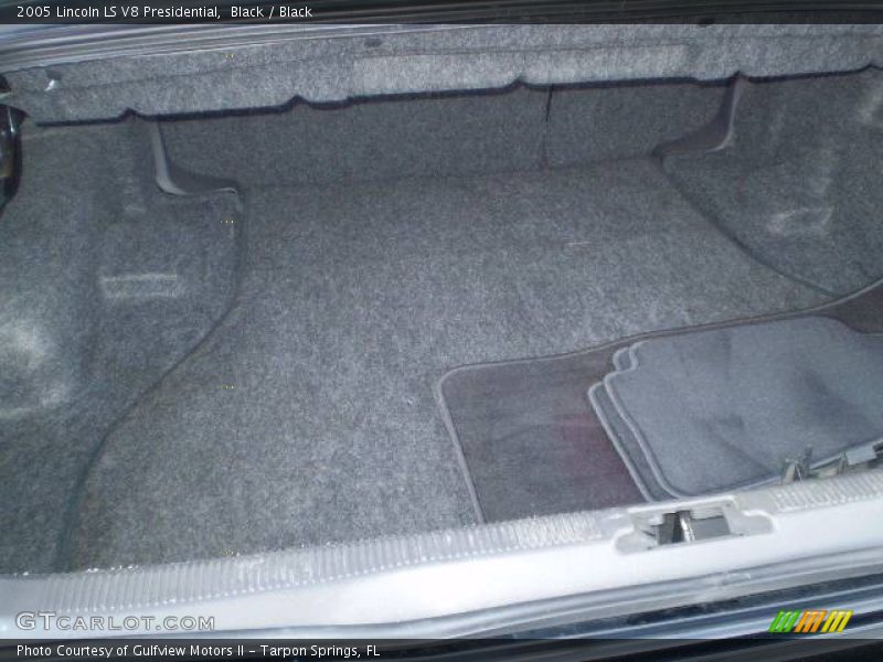 Black / Black 2005 Lincoln LS V8 Presidential