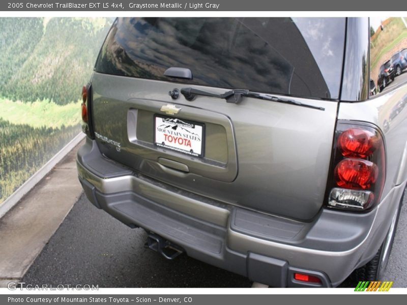 Graystone Metallic / Light Gray 2005 Chevrolet TrailBlazer EXT LS 4x4
