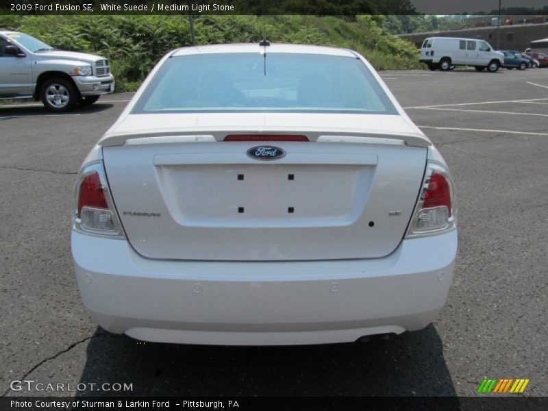 White Suede / Medium Light Stone 2009 Ford Fusion SE