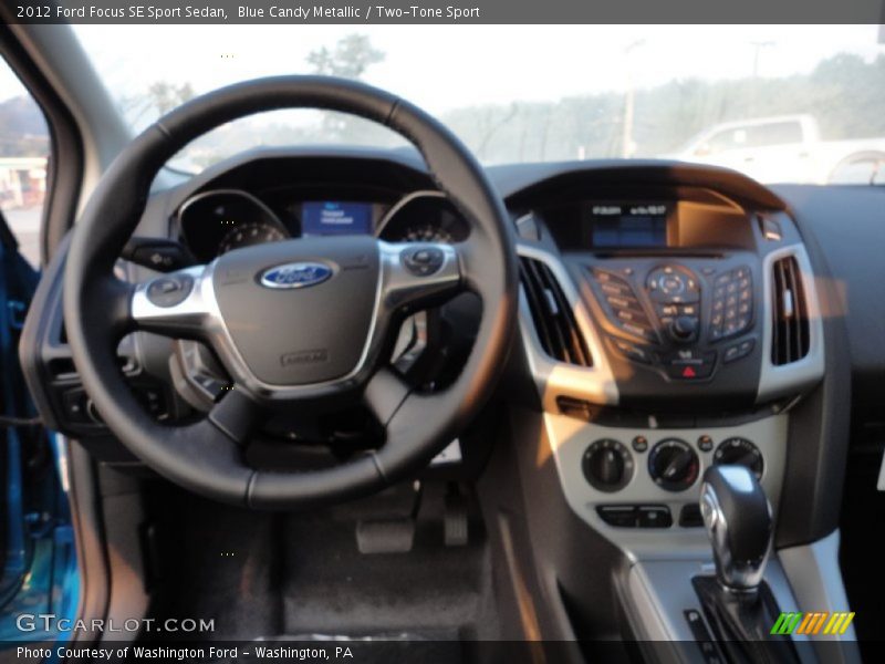 Blue Candy Metallic / Two-Tone Sport 2012 Ford Focus SE Sport Sedan