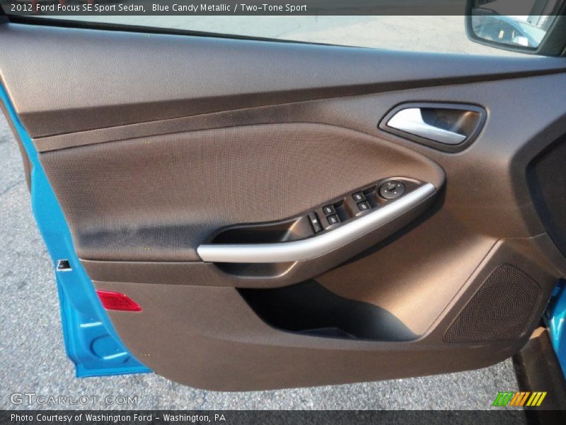 Blue Candy Metallic / Two-Tone Sport 2012 Ford Focus SE Sport Sedan