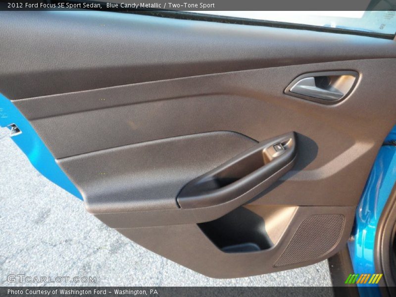Blue Candy Metallic / Two-Tone Sport 2012 Ford Focus SE Sport Sedan