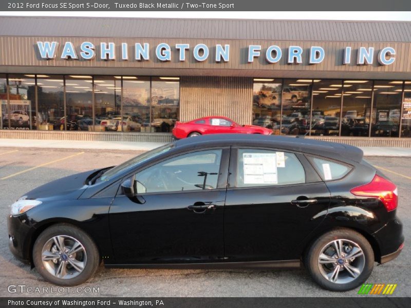 Tuxedo Black Metallic / Two-Tone Sport 2012 Ford Focus SE Sport 5-Door