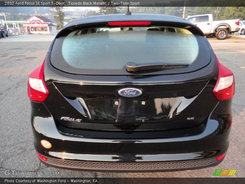 Tuxedo Black Metallic / Two-Tone Sport 2012 Ford Focus SE Sport 5-Door