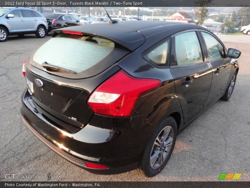 Tuxedo Black Metallic / Two-Tone Sport 2012 Ford Focus SE Sport 5-Door