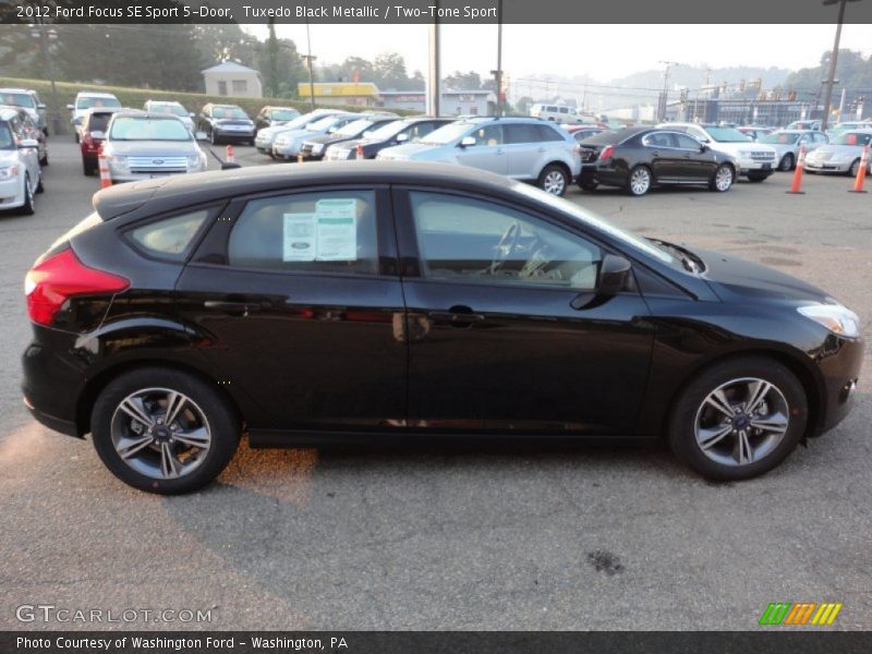 Tuxedo Black Metallic / Two-Tone Sport 2012 Ford Focus SE Sport 5-Door