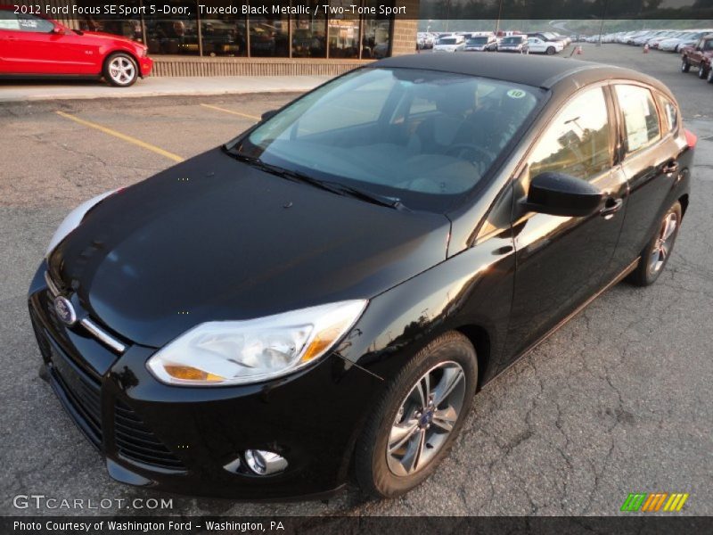 Tuxedo Black Metallic / Two-Tone Sport 2012 Ford Focus SE Sport 5-Door