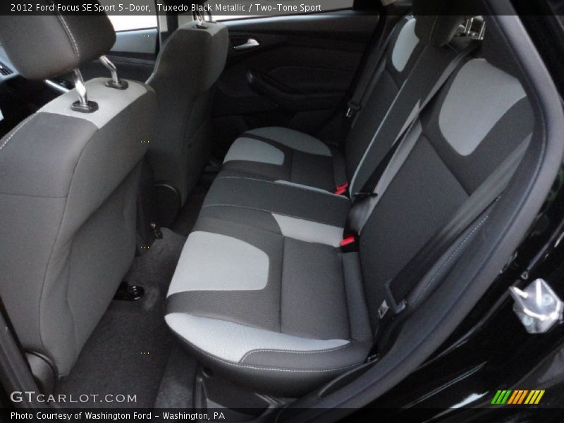Tuxedo Black Metallic / Two-Tone Sport 2012 Ford Focus SE Sport 5-Door