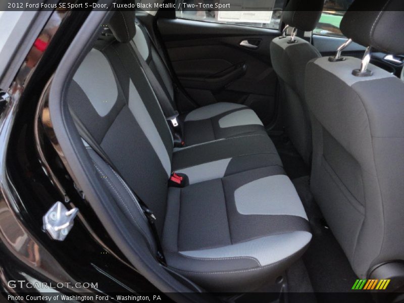 Tuxedo Black Metallic / Two-Tone Sport 2012 Ford Focus SE Sport 5-Door