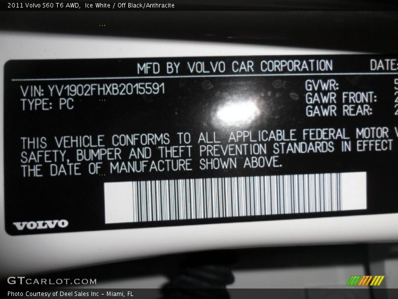 Ice White / Off Black/Anthracite 2011 Volvo S60 T6 AWD