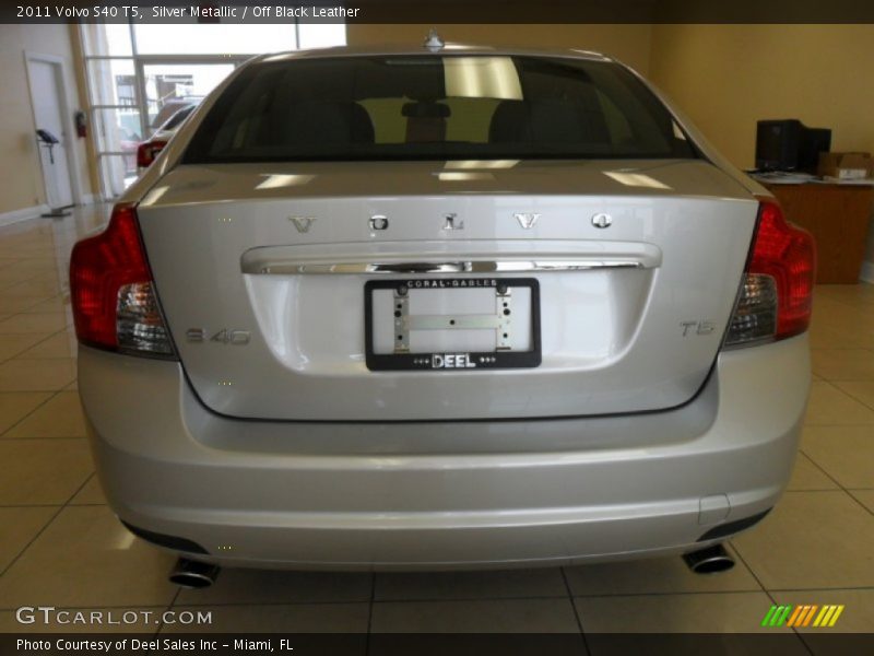 Silver Metallic / Off Black Leather 2011 Volvo S40 T5