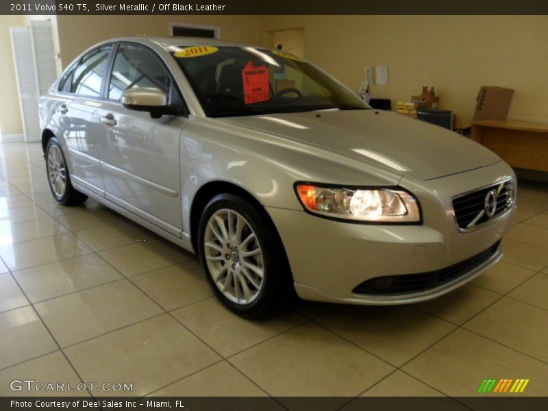 Silver Metallic / Off Black Leather 2011 Volvo S40 T5