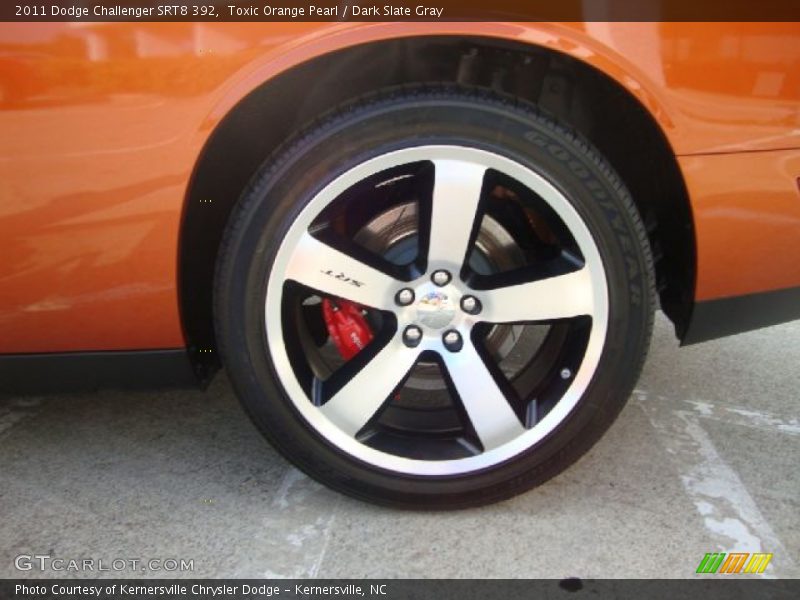 Toxic Orange Pearl / Dark Slate Gray 2011 Dodge Challenger SRT8 392