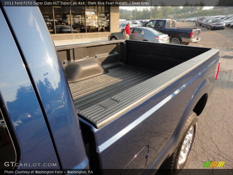 Dark Blue Pearl Metallic / Steel Gray 2011 Ford F250 Super Duty XLT SuperCab 4x4