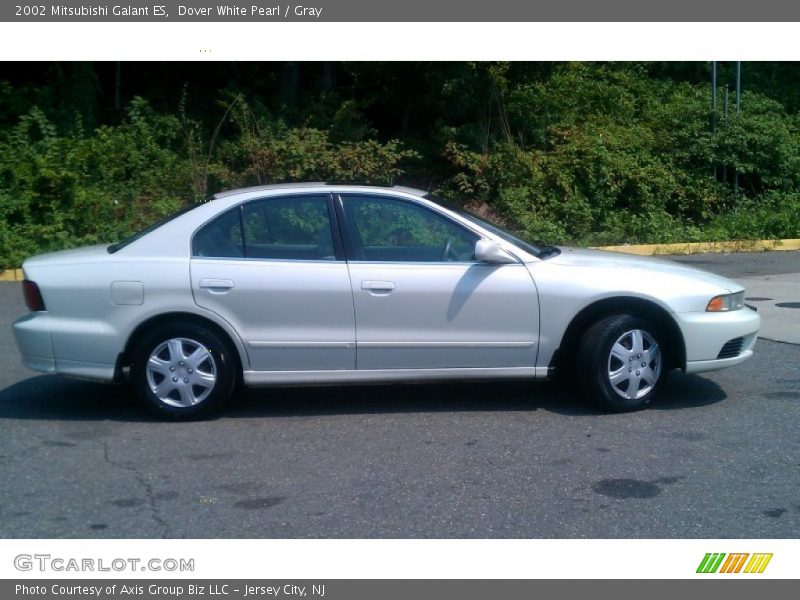 Dover White Pearl / Gray 2002 Mitsubishi Galant ES