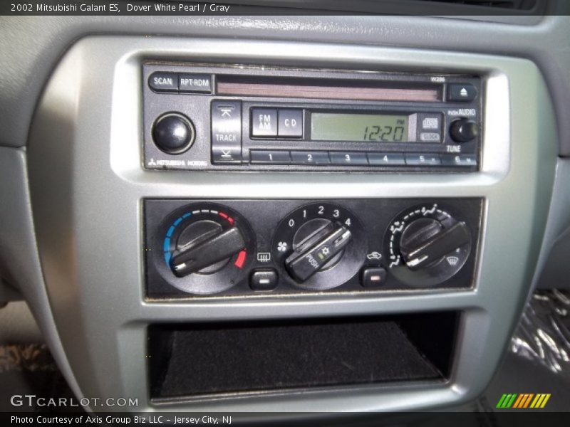 Dover White Pearl / Gray 2002 Mitsubishi Galant ES
