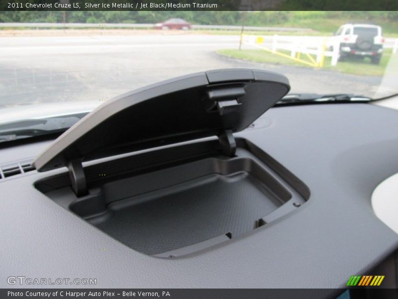 Silver Ice Metallic / Jet Black/Medium Titanium 2011 Chevrolet Cruze LS