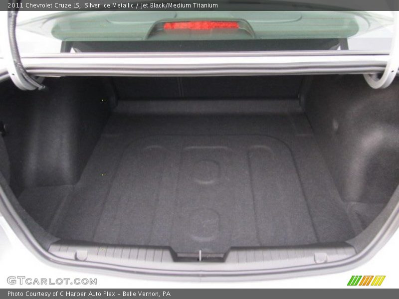 Silver Ice Metallic / Jet Black/Medium Titanium 2011 Chevrolet Cruze LS