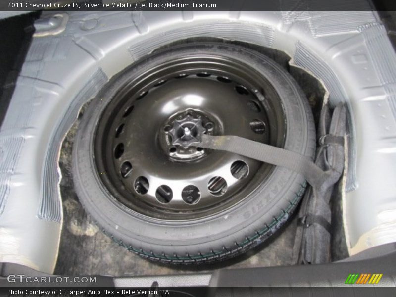 Silver Ice Metallic / Jet Black/Medium Titanium 2011 Chevrolet Cruze LS