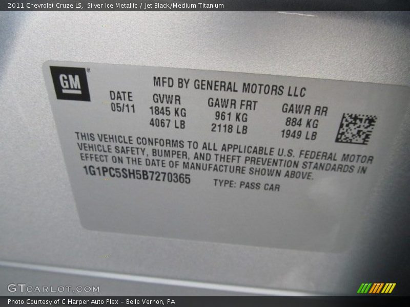 Silver Ice Metallic / Jet Black/Medium Titanium 2011 Chevrolet Cruze LS