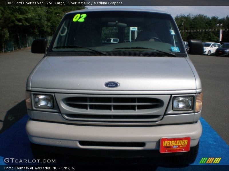 Silver Metallic / Medium Graphite 2002 Ford E Series Van E250 Cargo