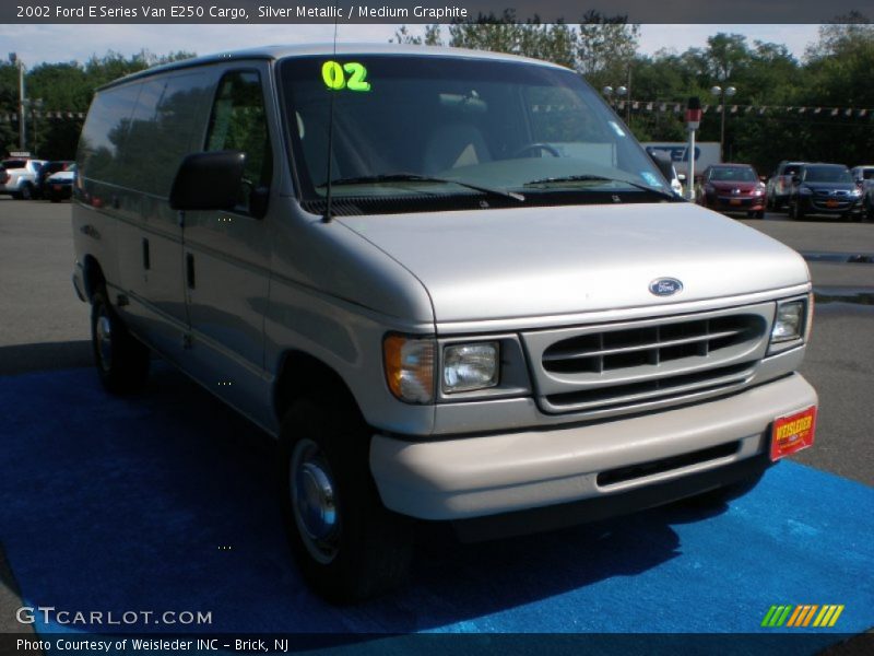 Silver Metallic / Medium Graphite 2002 Ford E Series Van E250 Cargo