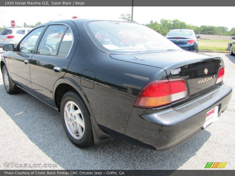 Super Black / Beige 1999 Nissan Maxima GLE