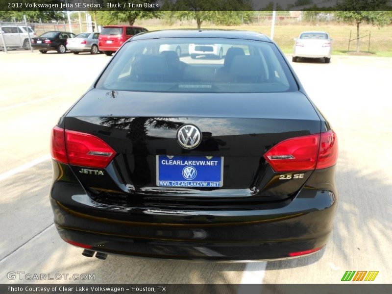Black / Titan Black 2012 Volkswagen Jetta SE Sedan