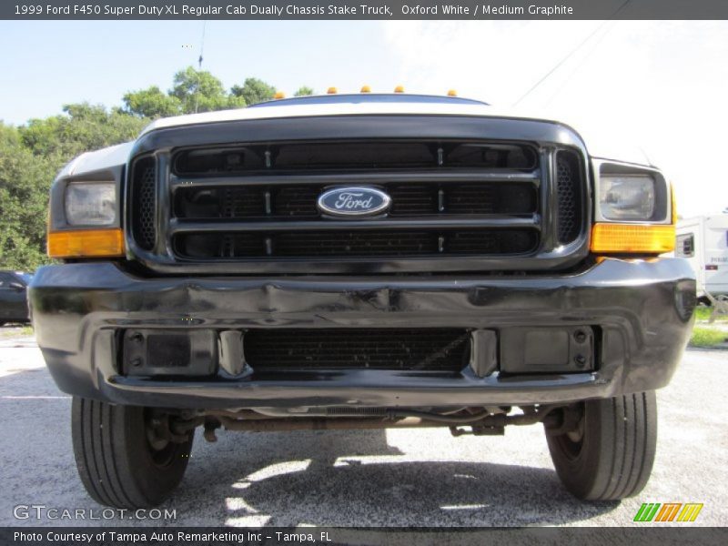 Oxford White / Medium Graphite 1999 Ford F450 Super Duty XL Regular Cab Dually Chassis Stake Truck