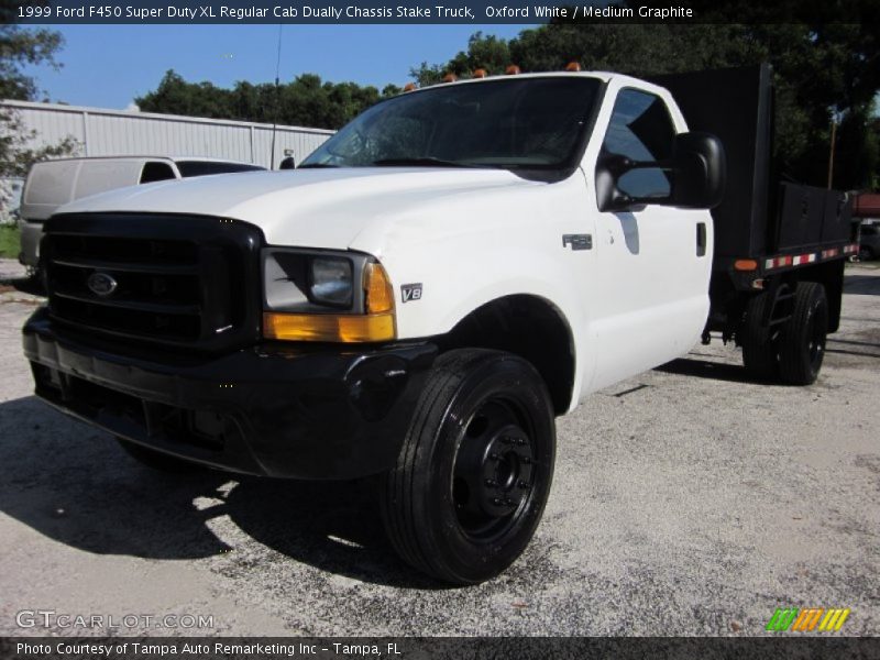 Oxford White / Medium Graphite 1999 Ford F450 Super Duty XL Regular Cab Dually Chassis Stake Truck