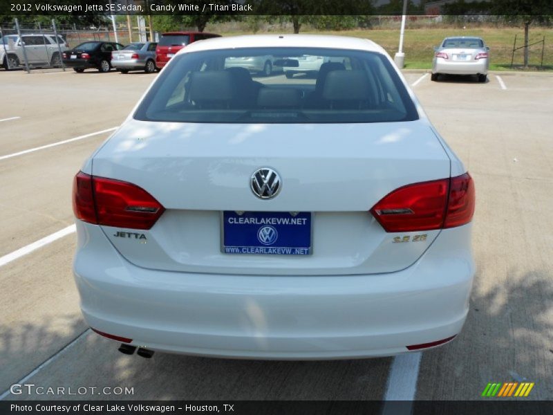 Candy White / Titan Black 2012 Volkswagen Jetta SE Sedan
