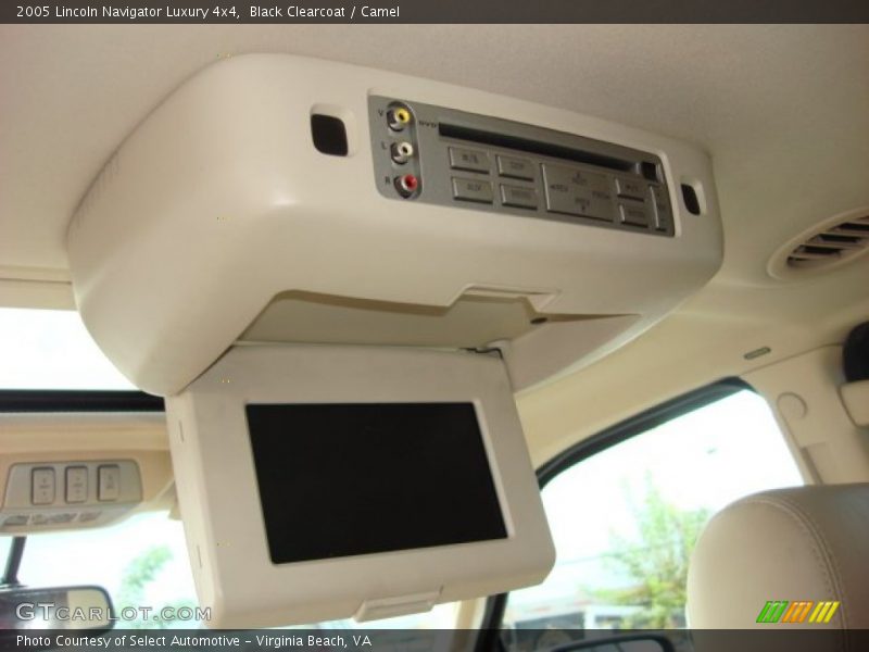 Black Clearcoat / Camel 2005 Lincoln Navigator Luxury 4x4