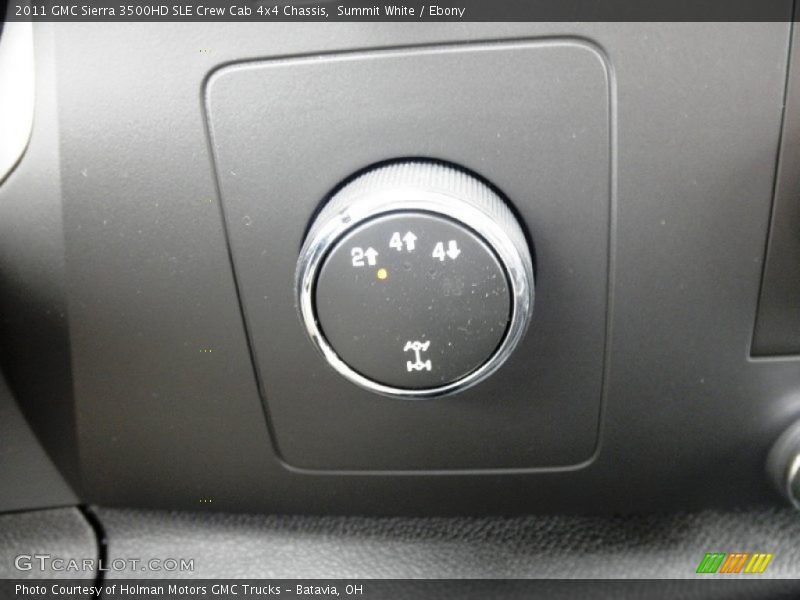 Summit White / Ebony 2011 GMC Sierra 3500HD SLE Crew Cab 4x4 Chassis