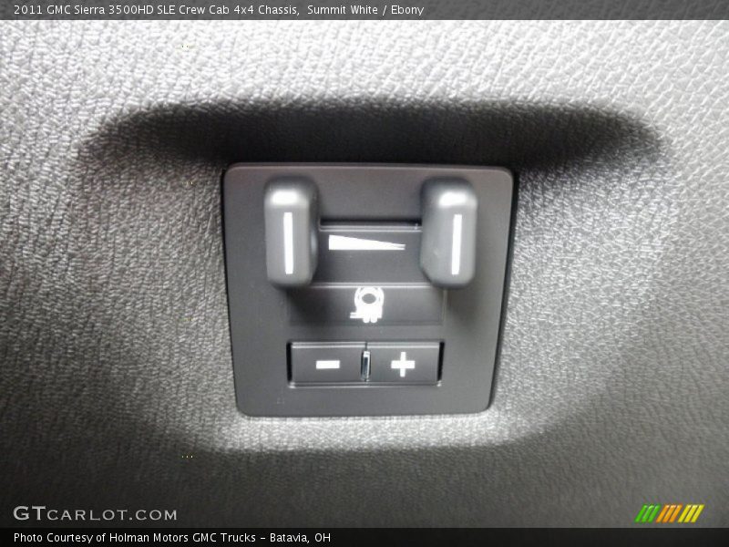 Summit White / Ebony 2011 GMC Sierra 3500HD SLE Crew Cab 4x4 Chassis