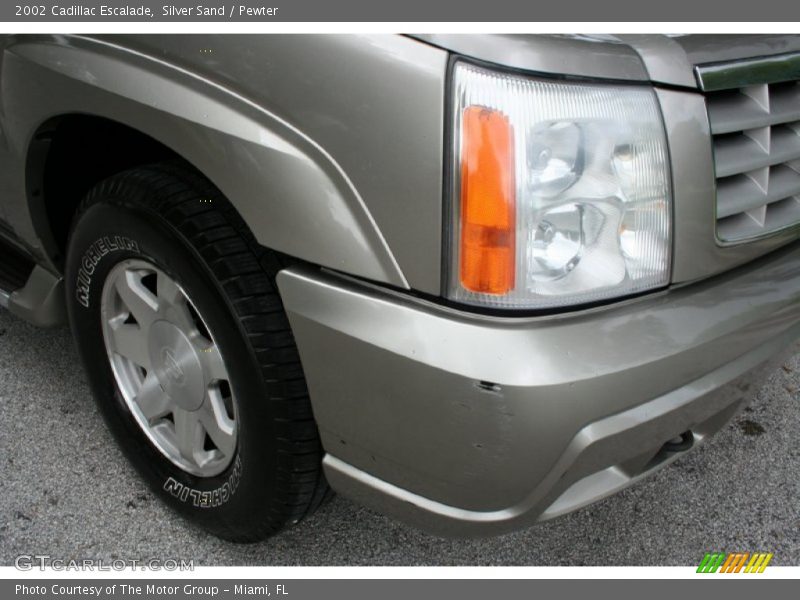 Silver Sand / Pewter 2002 Cadillac Escalade